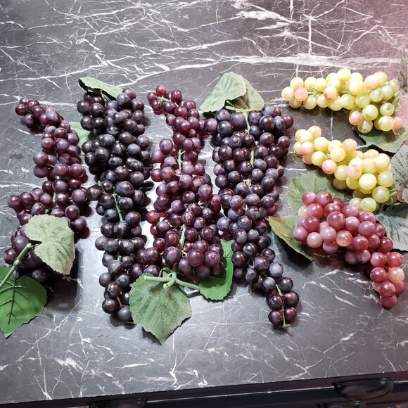 Realistic Grape clusters.Soft plastic. - Picture 2 of 3